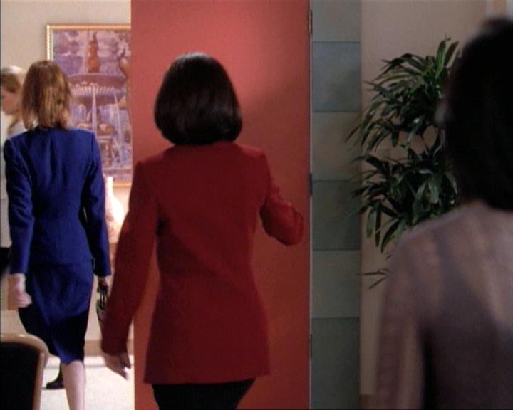 Charmed-Online-dot-net_115IsThereAWoogyInTheHouse0467.jpg Charmed-Online-dot-net_115IsThereAWoogyInTheHouse0467.jpg