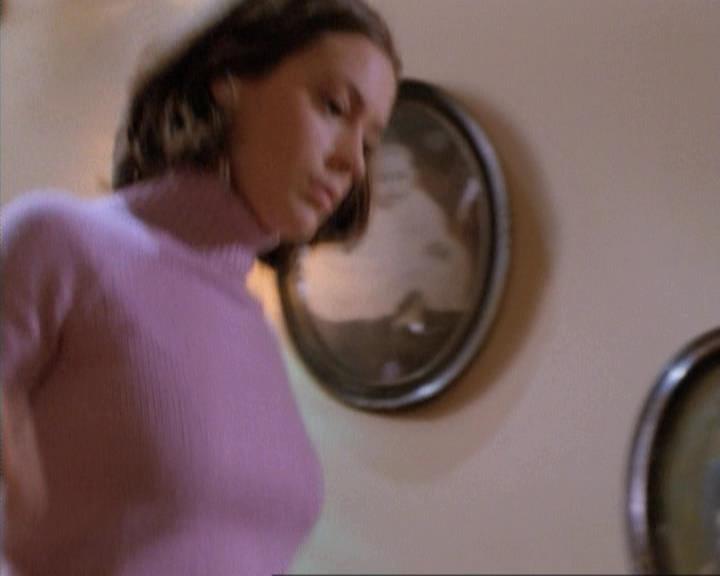 Charmed-Online-dot-net_115IsThereAWoogyInTheHouse0554.jpg Charmed-Online-dot-net_115IsThereAWoogyInTheHouse0554.jpg