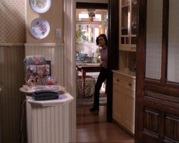 Charmed-Online-dot-net_115IsThereAWoogyInTheHouse0568.jpg Charmed-Online-dot-net_115IsThereAWoogyInTheHouse0568.jpg