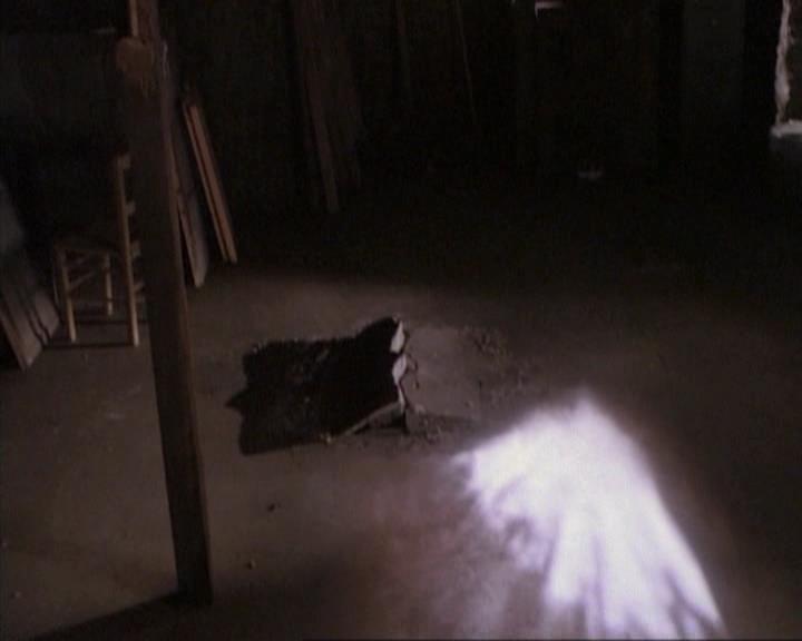 Charmed-Online-dot-net_115IsThereAWoogyInTheHouse0649.jpg Charmed-Online-dot-net_115IsThereAWoogyInTheHouse0649.jpg