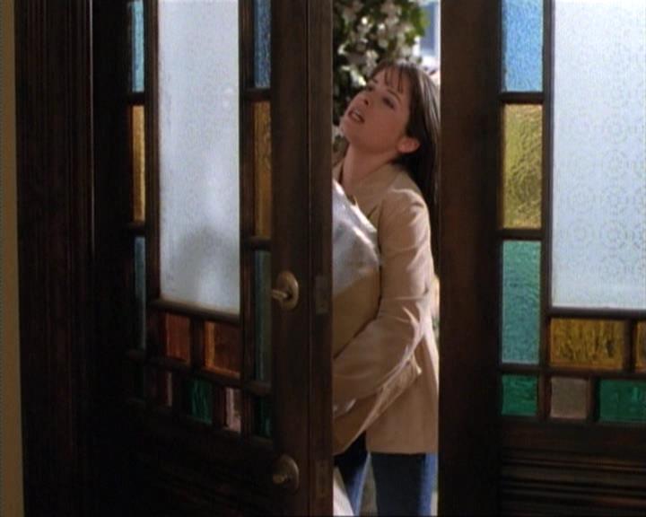 Charmed-Online-dot-net_115IsThereAWoogyInTheHouse0684.jpg
