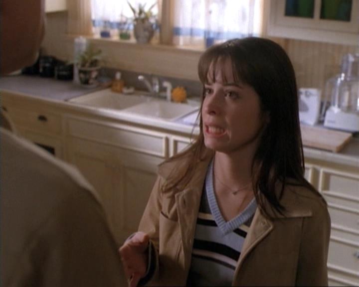 Charmed-Online-dot-net_115IsThereAWoogyInTheHouse0715.jpg Charmed-Online-dot-net_115IsThereAWoogyInTheHouse0715.jpg