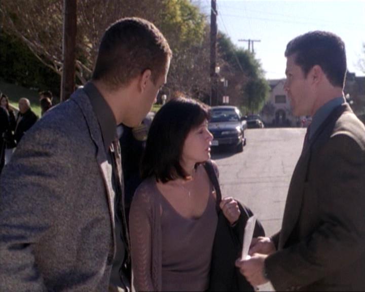 Charmed-Online-dot-net_115IsThereAWoogyInTheHouse0791.jpg Charmed-Online-dot-net_115IsThereAWoogyInTheHouse0791.jpg