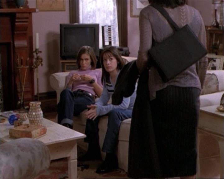Charmed-Online-dot-net_115IsThereAWoogyInTheHouse0803.jpg Charmed-Online-dot-net_115IsThereAWoogyInTheHouse0803.jpg