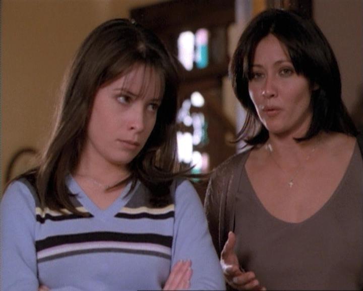 Charmed-Online-dot-net_115IsThereAWoogyInTheHouse0832.jpg