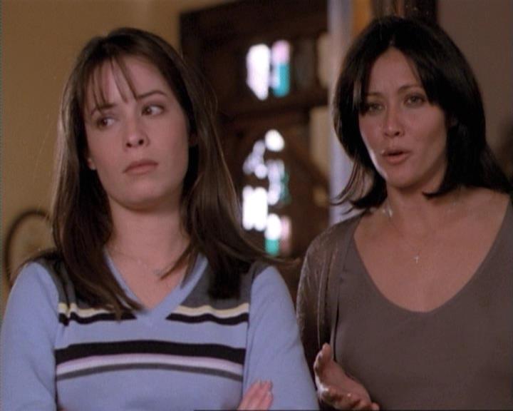 Charmed-Online-dot-net_115IsThereAWoogyInTheHouse0834.jpg