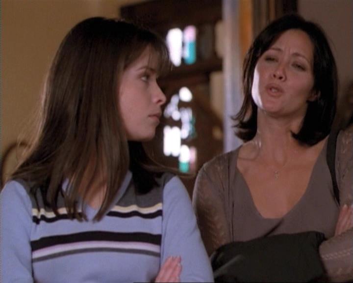 Charmed-Online-dot-net_115IsThereAWoogyInTheHouse0841.jpg