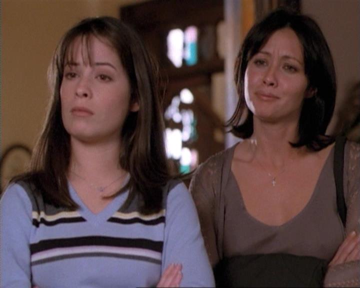 Charmed-Online-dot-net_115IsThereAWoogyInTheHouse0842.jpg
