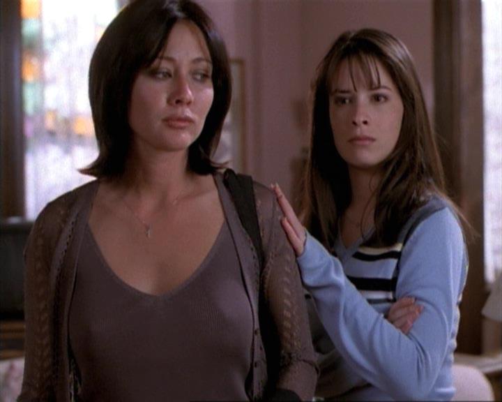 Charmed-Online-dot-net_115IsThereAWoogyInTheHouse0864.jpg