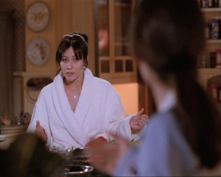 Charmed-Online-dot-net_115IsThereAWoogyInTheHouse0933.jpg Charmed-Online-dot-net_115IsThereAWoogyInTheHouse0933.jpg