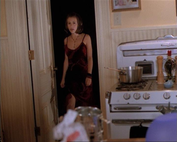 Charmed-Online-dot-net_115IsThereAWoogyInTheHouse0958.jpg