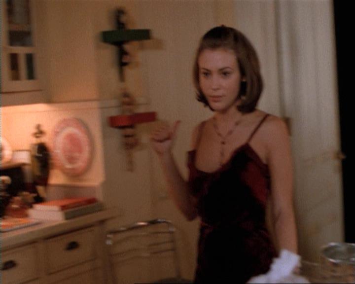 Charmed-Online-dot-net_115IsThereAWoogyInTheHouse0970.jpg