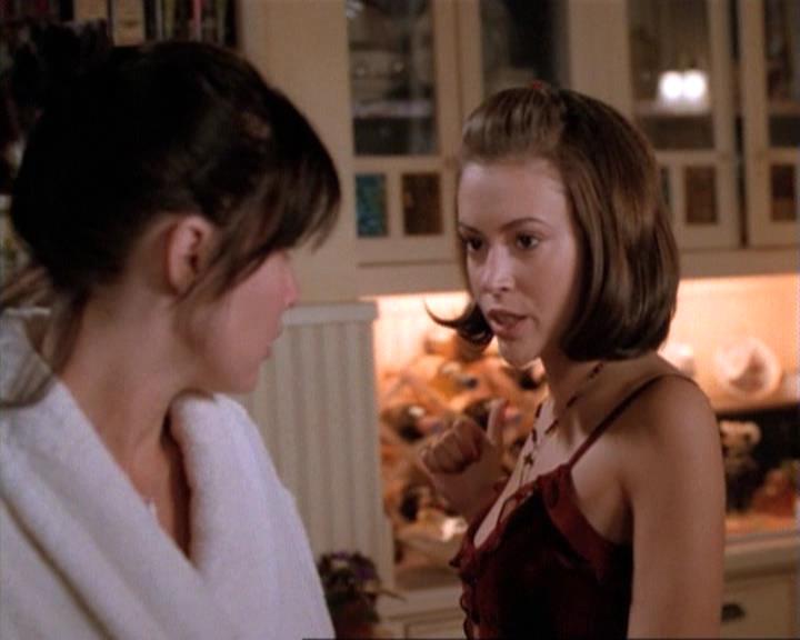 Charmed-Online-dot-net_115IsThereAWoogyInTheHouse0972.jpg
