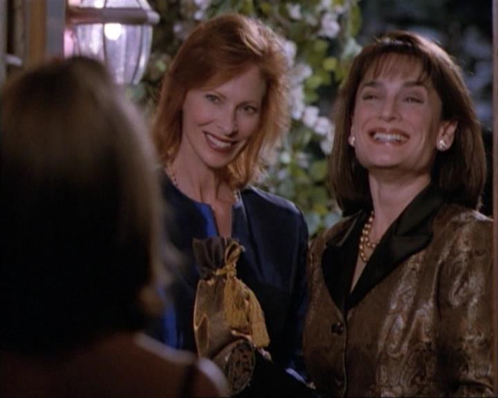 Charmed-Online-dot-net_115IsThereAWoogyInTheHouse0980.jpg