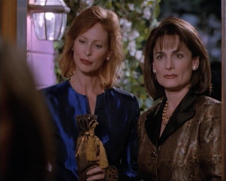 Charmed-Online-dot-net_115IsThereAWoogyInTheHouse0988.jpg Charmed-Online-dot-net_115IsThereAWoogyInTheHouse0988.jpg