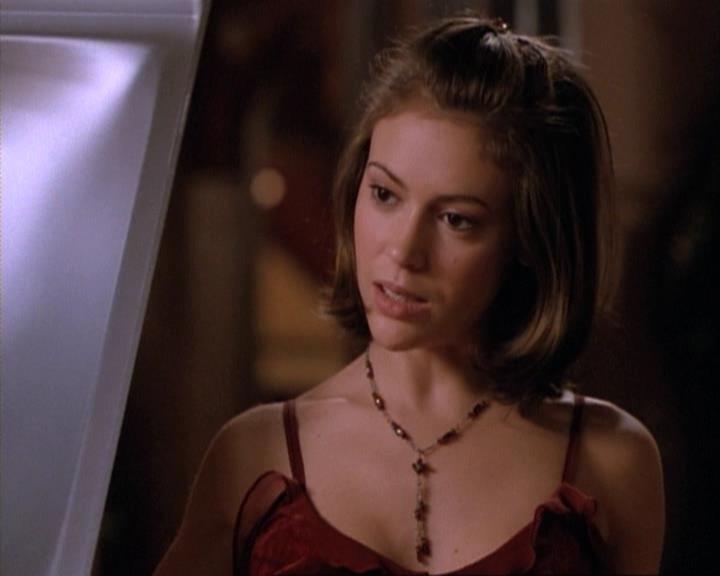 Charmed-Online-dot-net_115IsThereAWoogyInTheHouse1069.jpg