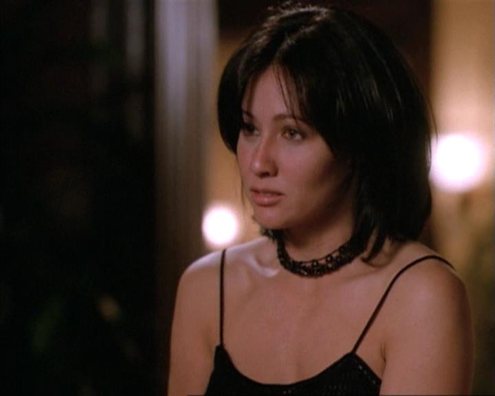 Charmed-Online-dot-net_115IsThereAWoogyInTheHouse1078.jpg