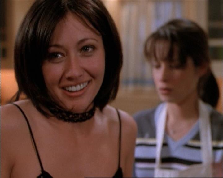 Charmed-Online-dot-net_115IsThereAWoogyInTheHouse1208.jpg Charmed-Online-dot-net_115IsThereAWoogyInTheHouse1208.jpg