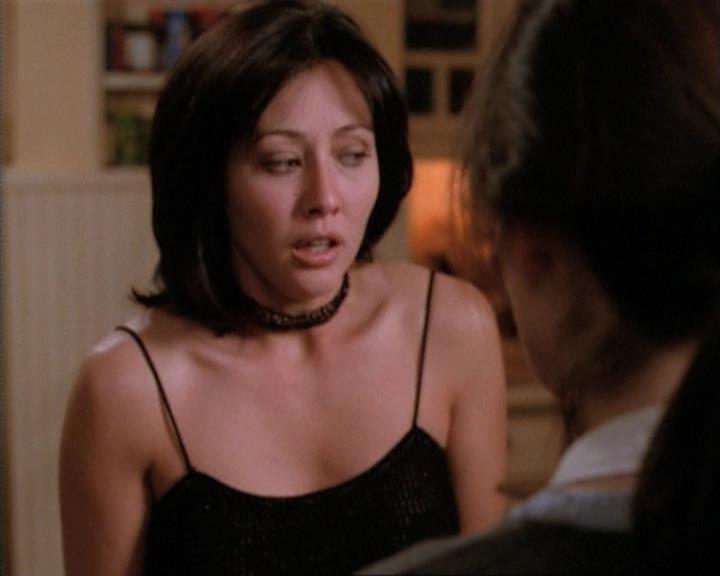 Charmed-Online-dot-net_115IsThereAWoogyInTheHouse1217.jpg Charmed-Online-dot-net_115IsThereAWoogyInTheHouse1217.jpg