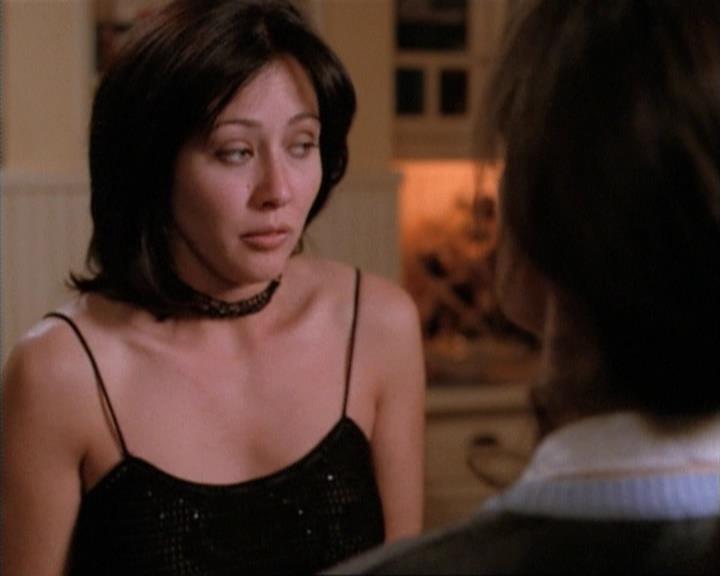 Charmed-Online-dot-net_115IsThereAWoogyInTheHouse1218.jpg Charmed-Online-dot-net_115IsThereAWoogyInTheHouse1218.jpg