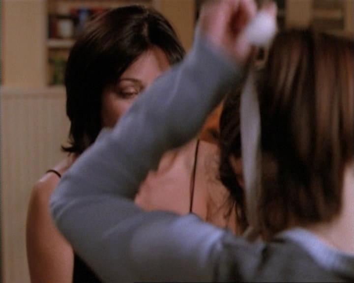 Charmed-Online-dot-net_115IsThereAWoogyInTheHouse1220.jpg Charmed-Online-dot-net_115IsThereAWoogyInTheHouse1220.jpg