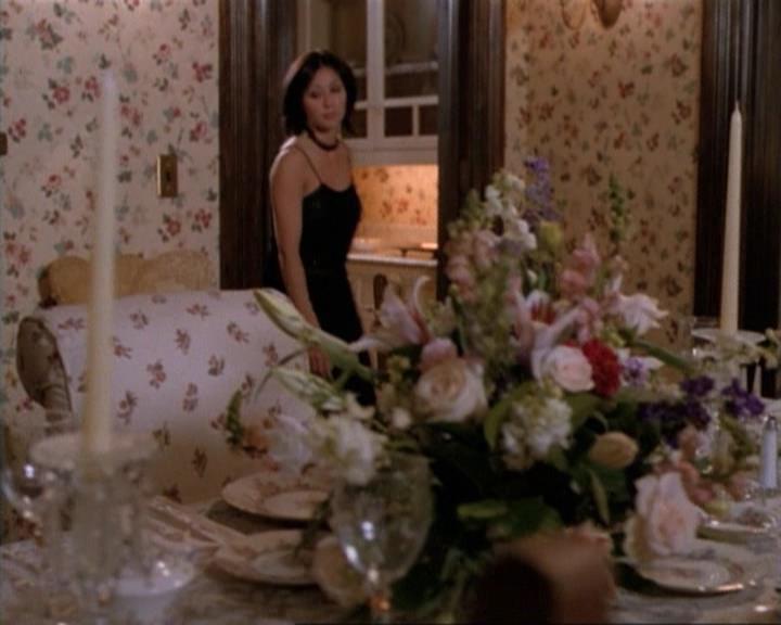 Charmed-Online-dot-net_115IsThereAWoogyInTheHouse1223.jpg