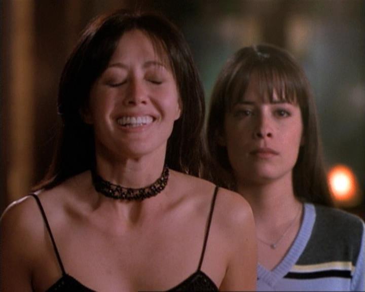 Charmed-Online-dot-net_115IsThereAWoogyInTheHouse1247.jpg