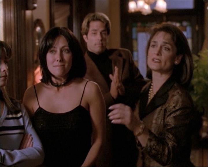Charmed-Online-dot-net_115IsThereAWoogyInTheHouse1287.jpg