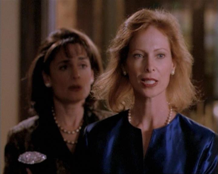 Charmed-Online-dot-net_115IsThereAWoogyInTheHouse1291.jpg