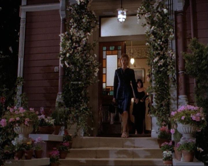 Charmed-Online-dot-net_115IsThereAWoogyInTheHouse1300.jpg Charmed-Online-dot-net_115IsThereAWoogyInTheHouse1300.jpg