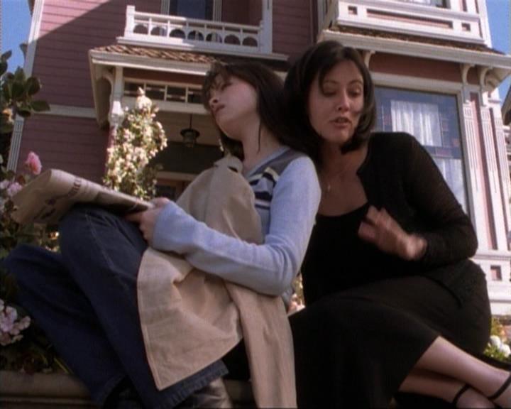 Charmed-Online-dot-net_115IsThereAWoogyInTheHouse1370.jpg Charmed-Online-dot-net_115IsThereAWoogyInTheHouse1370.jpg