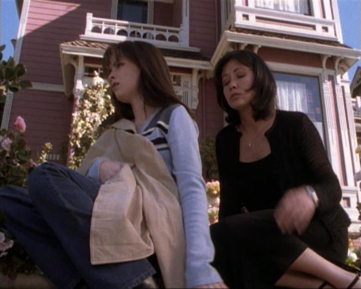 Charmed-Online-dot-net_115IsThereAWoogyInTheHouse1374.jpg Charmed-Online-dot-net_115IsThereAWoogyInTheHouse1374.jpg