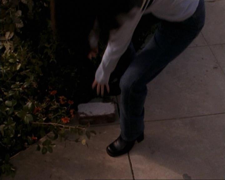 Charmed-Online-dot-net_115IsThereAWoogyInTheHouse1378.jpg Charmed-Online-dot-net_115IsThereAWoogyInTheHouse1378.jpg