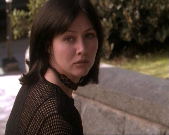 Charmed-Online-dot-net_115IsThereAWoogyInTheHouse1381.jpg Charmed-Online-dot-net_115IsThereAWoogyInTheHouse1381.jpg