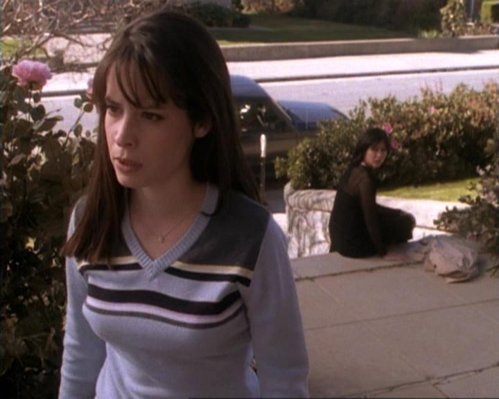 Charmed-Online-dot-net_115IsThereAWoogyInTheHouse1382.jpg Charmed-Online-dot-net_115IsThereAWoogyInTheHouse1382.jpg