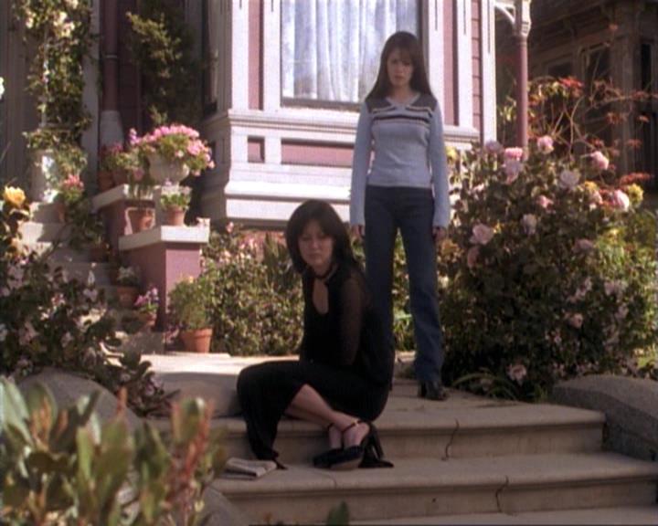 Charmed-Online-dot-net_115IsThereAWoogyInTheHouse1388.jpg Charmed-Online-dot-net_115IsThereAWoogyInTheHouse1388.jpg