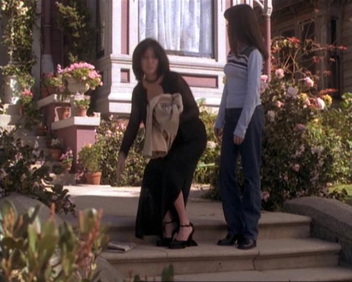 Charmed-Online-dot-net_115IsThereAWoogyInTheHouse1393.jpg Charmed-Online-dot-net_115IsThereAWoogyInTheHouse1393.jpg