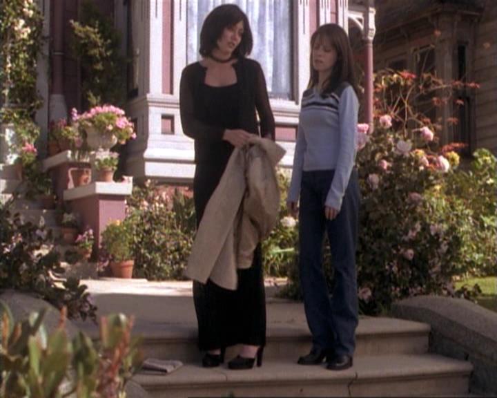 Charmed-Online-dot-net_115IsThereAWoogyInTheHouse1394.jpg Charmed-Online-dot-net_115IsThereAWoogyInTheHouse1394.jpg