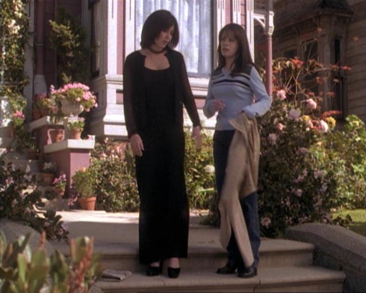 Charmed-Online-dot-net_115IsThereAWoogyInTheHouse1395.jpg Charmed-Online-dot-net_115IsThereAWoogyInTheHouse1395.jpg