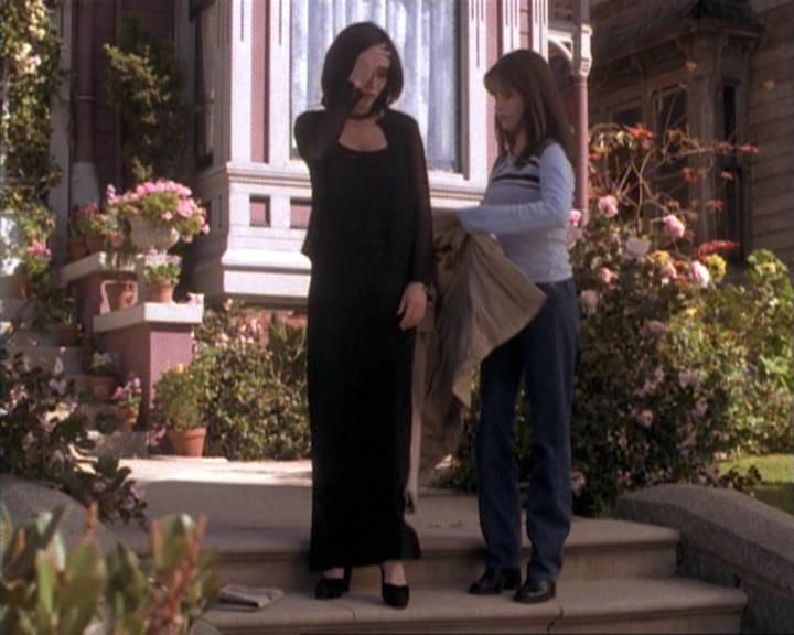 Charmed-Online-dot-net_115IsThereAWoogyInTheHouse1396.jpg Charmed-Online-dot-net_115IsThereAWoogyInTheHouse1396.jpg