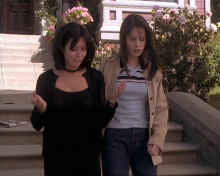 Charmed-Online-dot-net_115IsThereAWoogyInTheHouse1404.jpg Charmed-Online-dot-net_115IsThereAWoogyInTheHouse1404.jpg