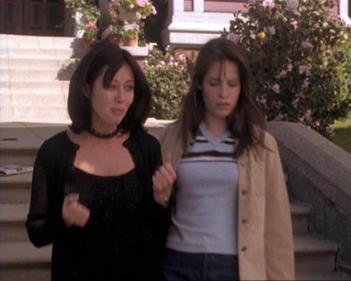 Charmed-Online-dot-net_115IsThereAWoogyInTheHouse1405.jpg Charmed-Online-dot-net_115IsThereAWoogyInTheHouse1405.jpg