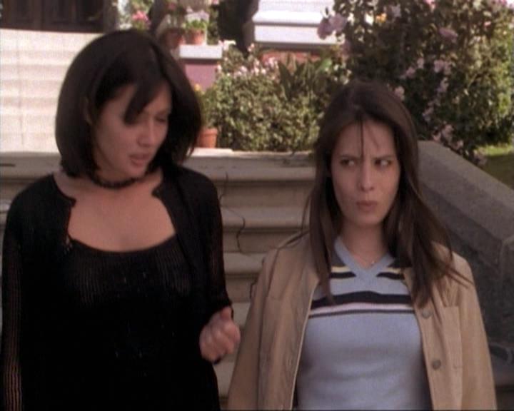 Charmed-Online-dot-net_115IsThereAWoogyInTheHouse1406.jpg Charmed-Online-dot-net_115IsThereAWoogyInTheHouse1406.jpg