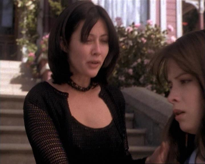 Charmed-Online-dot-net_115IsThereAWoogyInTheHouse1408.jpg Charmed-Online-dot-net_115IsThereAWoogyInTheHouse1408.jpg