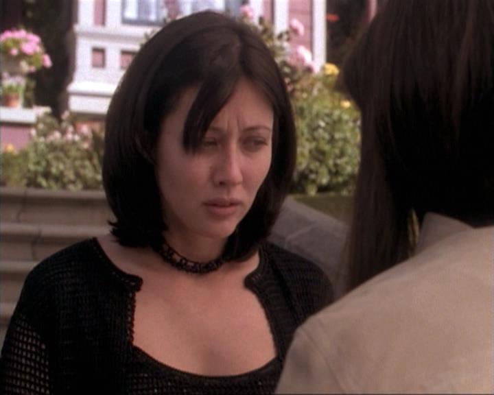Charmed-Online-dot-net_115IsThereAWoogyInTheHouse1417.jpg Charmed-Online-dot-net_115IsThereAWoogyInTheHouse1417.jpg