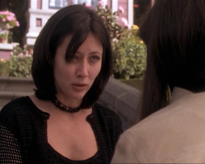 Charmed-Online-dot-net_115IsThereAWoogyInTheHouse1420.jpg Charmed-Online-dot-net_115IsThereAWoogyInTheHouse1420.jpg