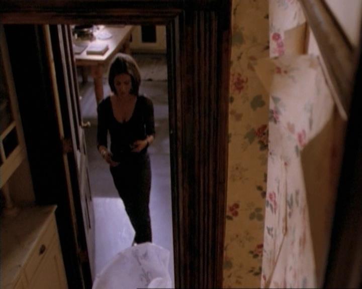 Charmed-Online-dot-net_115IsThereAWoogyInTheHouse1423.jpg Charmed-Online-dot-net_115IsThereAWoogyInTheHouse1423.jpg