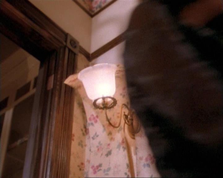 Charmed-Online-dot-net_115IsThereAWoogyInTheHouse1425.jpg Charmed-Online-dot-net_115IsThereAWoogyInTheHouse1425.jpg