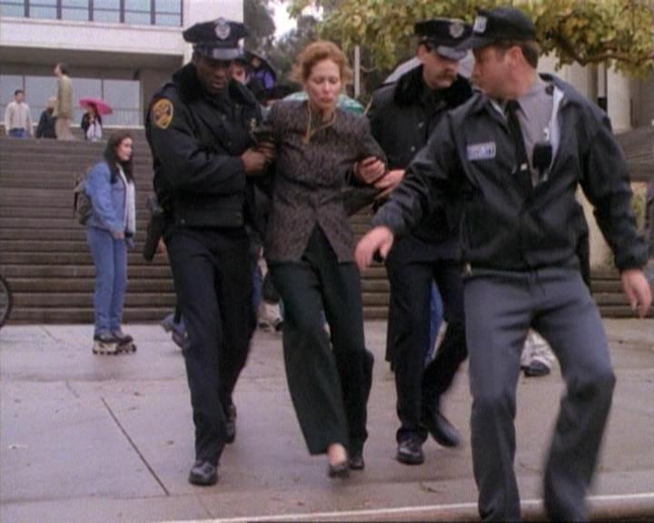 Charmed-Online-dot-net_115IsThereAWoogyInTheHouse1461.jpg Charmed-Online-dot-net_115IsThereAWoogyInTheHouse1461.jpg