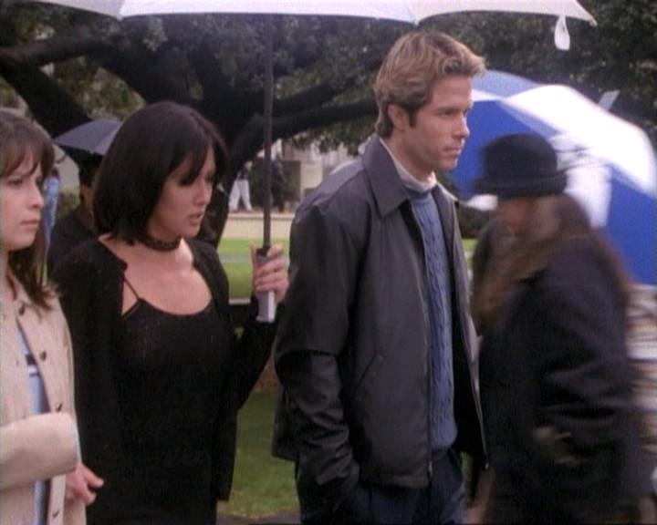 Charmed-Online-dot-net_115IsThereAWoogyInTheHouse1503.jpg Charmed-Online-dot-net_115IsThereAWoogyInTheHouse1503.jpg
